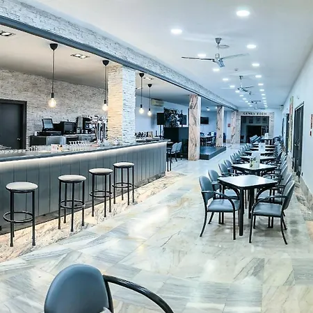 鹦鹉螺酒店 3* 罗萨斯